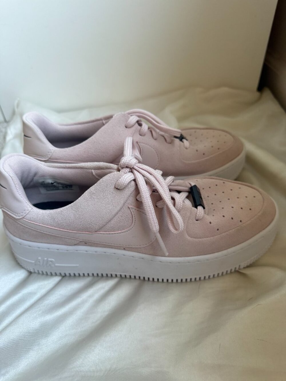 Nike Air Force 1 Sage Low Barely Rose Suede Womens 7.5 (AR5339-604)